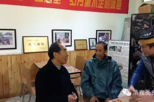 盛志望麻酱酿皮铺真情关爱老人
