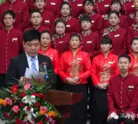 西安锦翔炝锅城举办建国66周年庆祝活动