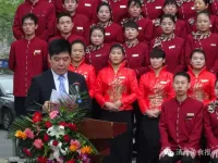 西安锦翔炝锅城举办建国66周年庆祝活动