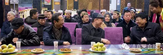 6-会场主席台.webp